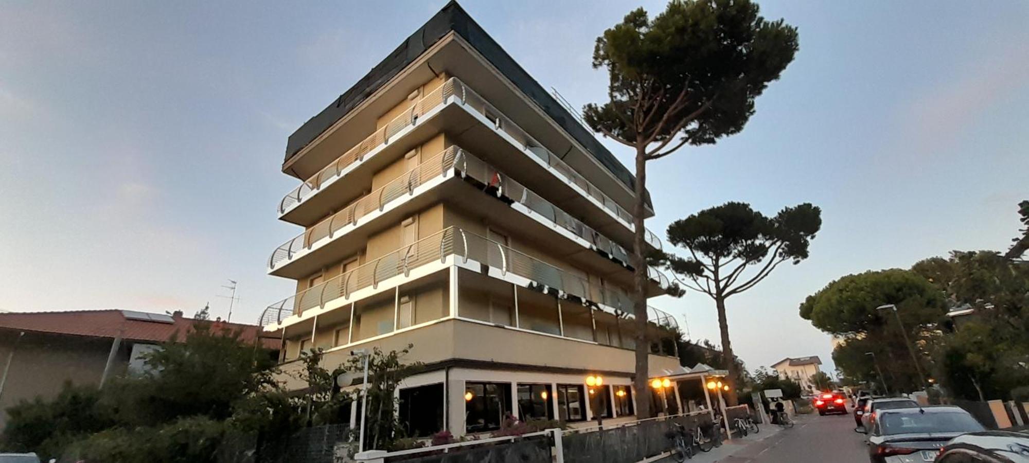 Hotel Marbella Cervia Esterno foto